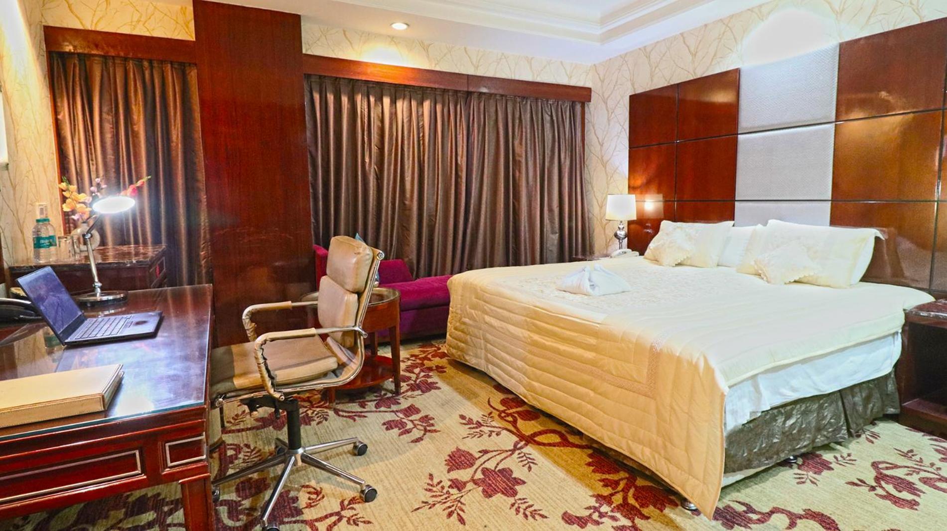 Skycity Hotel Γκουργκάον Εξωτερικό φωτογραφία