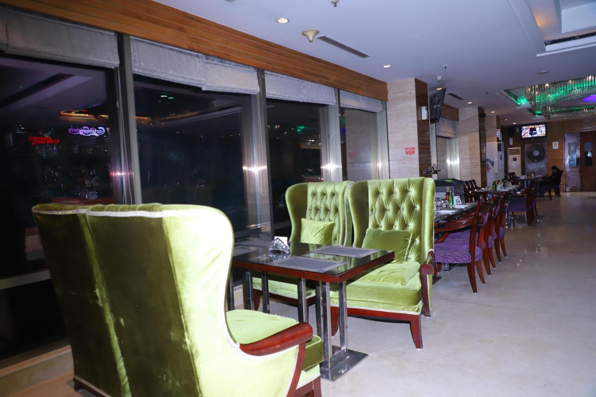 Skycity Hotel Γκουργκάον Εξωτερικό φωτογραφία